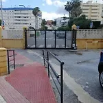 Seaview In Right By The * بينالماذينا